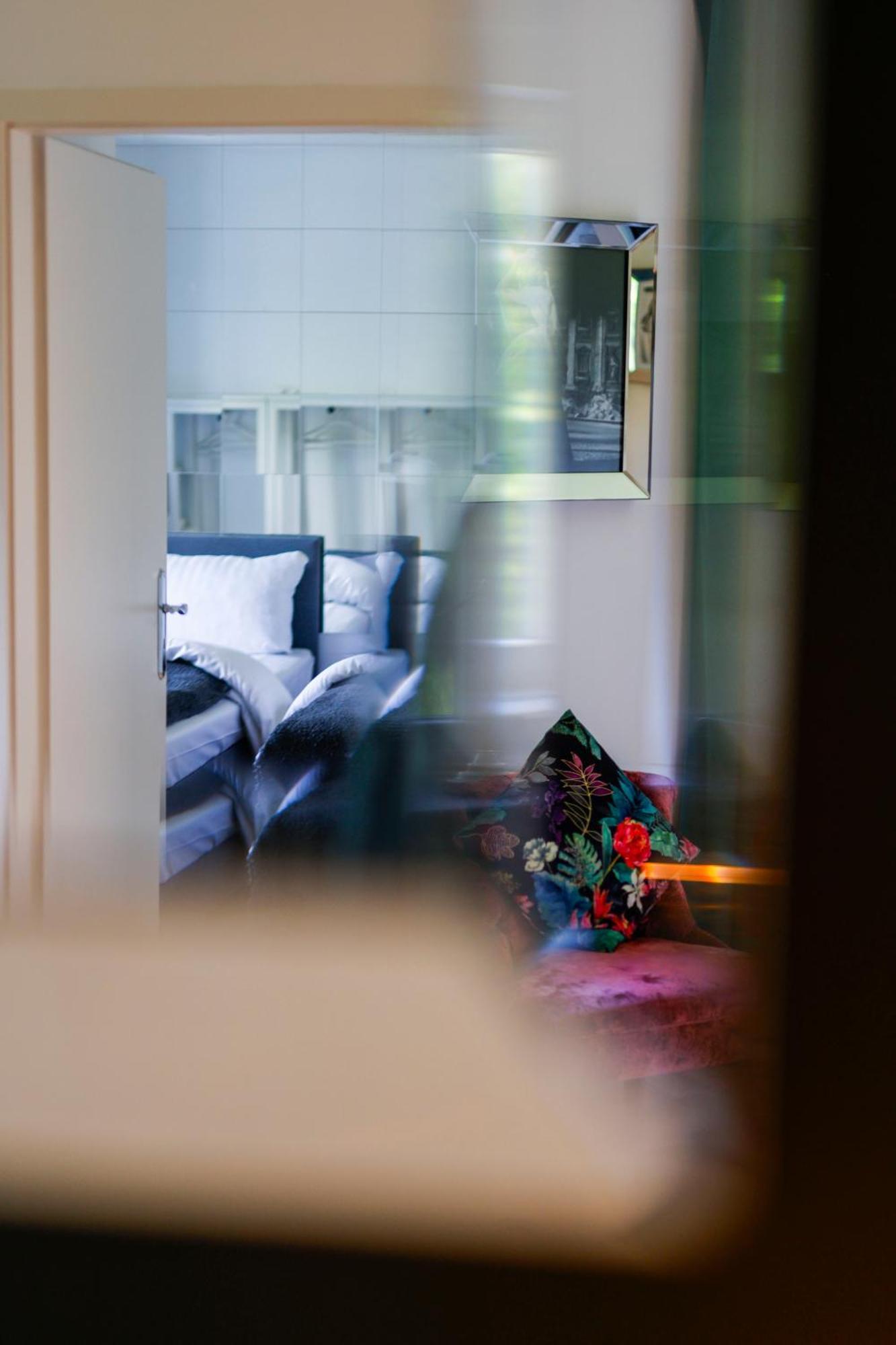 Sleephotels Alsterroom ฮัมบูร์ก ภายนอก รูปภาพ